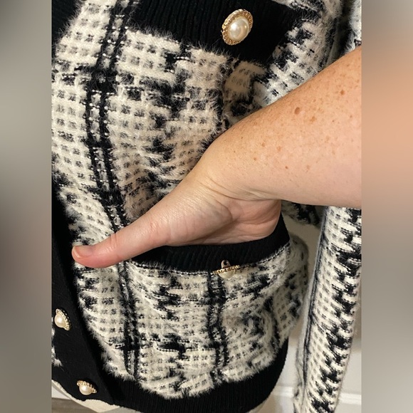 Urban Revivo US6 Fuzzy Classic Cardigan Sweater - Picture 2 of 2